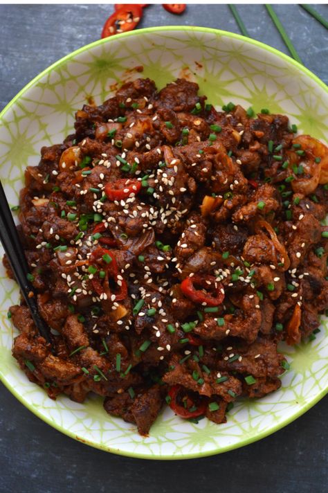 Hot And Spicy Beef Chinese, Dinner Under 30 Minutes, Fast Food At Home, Crispy Chilli Beef, Chinese Beef, Spicy Prawns, Crispy Beef, Beef Brisket Recipes, Healthy Beef Recipes