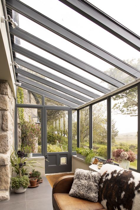 Lean To Conservatory Ideas, Small Orangery Extension, Small Conservatory Interiors, Tiny Sunroom, Conservatory Extension Ideas, Small Orangery, Sunroom Extension, Small Conservatory, Lean To Conservatory