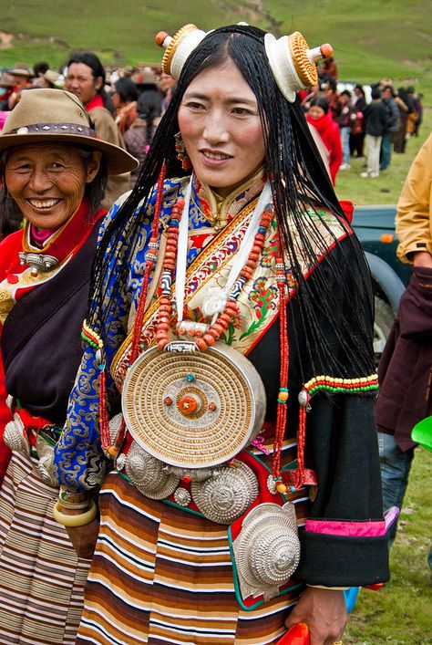 Tibetan culture - Wikipedia, the free encyclopedia Tibetan Clothing, Equestrian Events, Steve Mccurry, Stage Costume, Traditional Fashion, Folk Costume, People Of The World, World Cultures, People Around The World