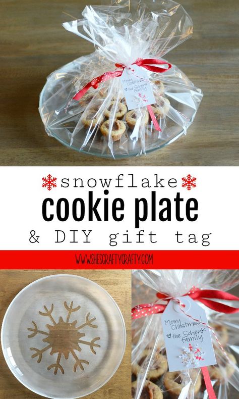 Christmas Plate Gift Ideas, Gift Plates Ideas, Christmas Treat Plates Gift Ideas, Cookie Plate Gift Packaging Ideas, Diy Gift Tag, Home Decor Crafts Diy, Snowflake Gift Tags, Decor Crafts Diy, Snowflake Cookie