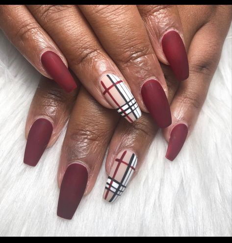 Maroon Burberry Nails, Burberry Print Nails, September Nails Designs Coffin, Burnt Orange Plaid Nails, Burgundy Nails With Accent Nail, Fall Nails For November, Brown Plaid Nail Designs, November Nails Ideas Coffin, Fall Christmas Nail Designs