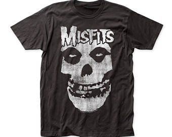 Misfits Shirt, Razorback Shirt, Clothing Board, The Misfits, Black Graphic Tees, New Rock, Skull Tshirt, Band Merch, Men Shirt Style