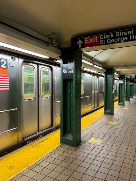 New York City Subway Aesthetic, Subway Train Aesthetic, Subway Station Aesthetic, New York Subway Aesthetic, Subway Party, Nyc Subway Aesthetic, Aesthetic Subway, Subway Aesthetic, Subway Design