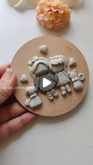 Polymer Clay Decor Diy, Polymer Clay Fridge Magnets Diy, Diy Clay Fridge Magnets, Beginner Clay Ideas, Fevicryl Mouldit Clay Art, Mould It Fevicryl Ideas, Clay Dolls Diy, Polymer Clay Magnets Diy, Diy Clay Magnets