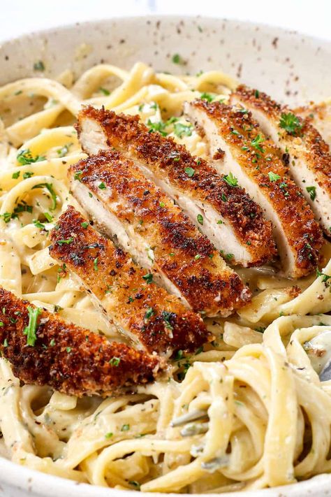 Chicken Fettuccine Alfredo - Carlsbad Cravings Blackened Chicken Alfredo, Resep Burger, Chicken Alfredo Fettuccine Recipe, Chicken And Pasta, Chicken Fettuccine Alfredo, Chicken Fettuccine, Fettuccine Alfredo Recipes, Chicken Alfredo Recipes, Carlsbad Cravings