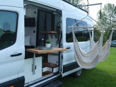 Angus – Superb 4 berth Campervan with Kingsize bed from £84.00 p.d. - Goboony Mini Bus Conversion Ideas, Mini Bus Conversion, Van Hammock, 4 Berth Campervan, Van Interiors, Quirky Campers, Van House, Campervan Conversion, Campervan Life