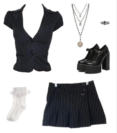 Searching for the cutest back-to-school outfits to upgrade your wardrobe? The following first day of school outfit ideas are perfect for making a great first impression. Fashion inspo #style #ootd #fall #school Fall Semester, Rock Outfit, Office Siren, 2000s Fashion Outfits, Mode Inspo, Back To School Outfits, 2000s Fashion, Stage Outfits, Lookbook Outfits