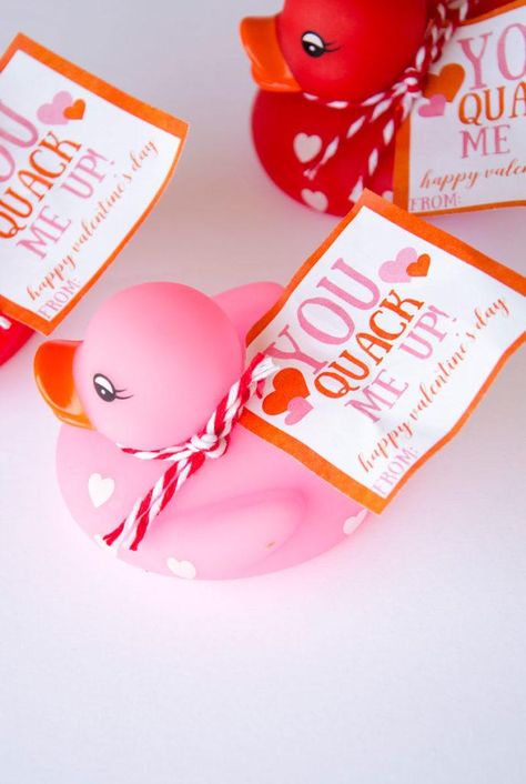 I chews you diy valentine tag by love the day Fun Valentines For Kids, Duck Valentine, Diy Valentine's Gifts For Kids, Valentines Cards For Kids, Valentines Romantic, Daycare Gifts, Valentines Day Cards Diy, Saint Valentin Diy, Valentines Day Puns