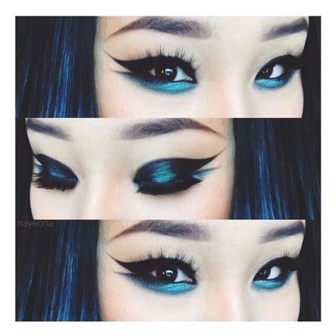 Love the blue under eye. Blue Goth Makeup, Scene Makeup, Gothic Makeup, Asian Eye Makeup, Goth Makeup, Dark Makeup, Eye Makeup Art, Blue Makeup, Makeup Designs