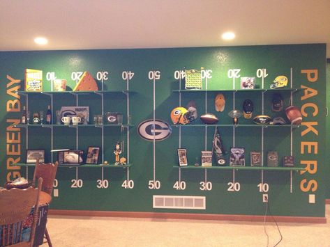 Green Bay Packers Man Cave, Green Bay Packers Room, Man Cave Designs, Chicago Ideas, Football Man Cave, Cave Design, Football Rooms, Sports Man Cave, Football Bedroom