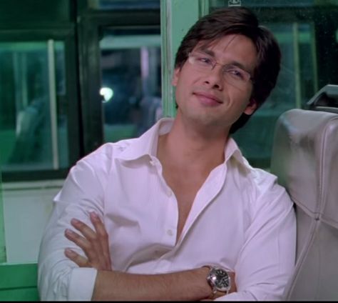 Bollywood Day In College Ideas Boys, Shahid Kapoor Jab We Met Aesthetic, Aditya Kashyap Aesthetic, Aditya Jab We Met, Aditya Kashyap Jab We Met Aesthetic, Shahid Kapoor 90s, Shahid Kapoor Aesthetic, Shahid Kapoor Jab We Met, Fine Indian Men