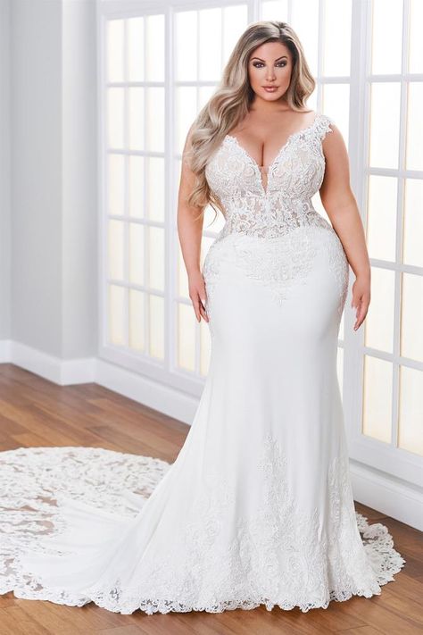 Wedding Haul, Plus Size Wedding Gown, Detachable Train Wedding Dress, Plus Size Bridal Dresses, Fit And Flare Gown, Martin Thornburg, Plus Wedding Dresses, Plus Size Wedding Gowns, Flare Gown