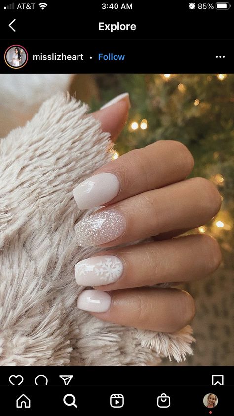 Red Christmas Nails Acrylic, Nail Ideas Acrylic, Christmas Nail Ideas, New Years Nails, Engagement Nails, Nail Acrylic, Nails Art Designs, Subtle Nails, Cute Christmas Nails