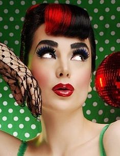 . Maquillage Pin Up, Moda Pin Up, Mode Pin Up, Mode Rockabilly, Rockabilly Mode, Moda Pinup, Pin Up Poses, Pin Up Photos, Modern Pin Up