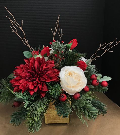 Rustic Red and Cream Christmas Tin by Andrea Rustic Winter Floral Arrangements, Red And Cream Flower Arrangements, Red And White Christmas Flower Arrangements, Christmas Centerpieces Floral, Floral Arrangements For Christmas, Christmas Party Floral Centerpieces, Christmas Floral Bouquets, Christmas Flower Centerpieces For Table, Christmas Floral Centerpieces Diy