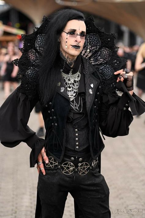 Victorian Goth Outfits Men, Victorian Goth Male, Goth Suit Men, Romantic Goth Male, Neo Gothic Fashion, Trad Goth Men, Mens Goth Fashion, Masc Goth, Goth Mens Fashion