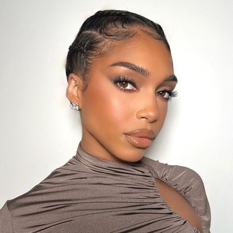 Lori Harvey Makeup, Hair Gell, Fem Outfits, Really Short Hair, Chic Makeup, Lori Harvey, Face Beat, Brown Makeup, Glowing Makeup