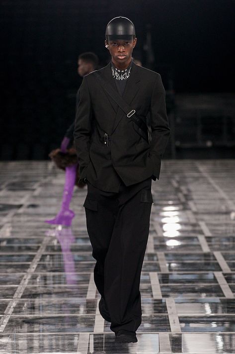 Givenchy Fall 2022 Ready-to-Wear Collection | Vogue Givenchy Outfit, Givenchy Menswear, Givenchy Fashion, Matthew Williams, Vogue Men, Givenchy Man, Winter 2022, Fall 2022, Mens Streetwear