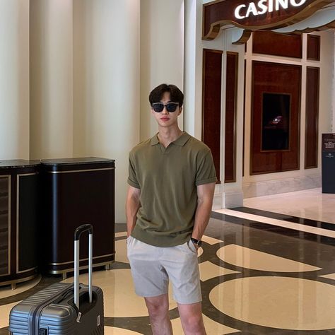 Asian Style Fashion Men, Man Outfit Ideas Summer, Singapore Men Outfit, Classy Outfits Men Summer, Guy Fits Casual Summer, Summer Men Outfit Aesthetic, Ootd Boy Casual, Classy Casual Men Outfits, Korean Fashion Men Casual Outfit Summer