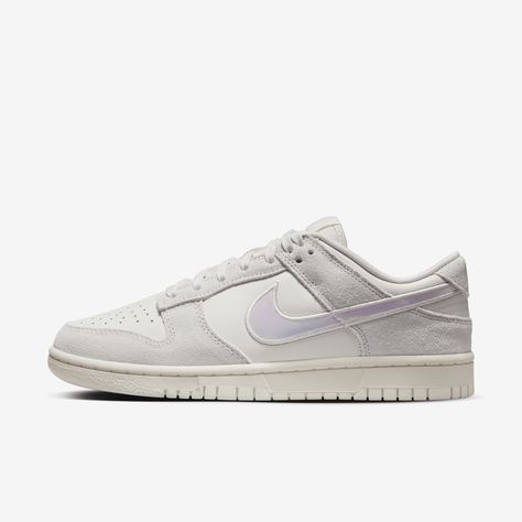 The '80s icon returns with classic details and throwback hoops flair. Channeling vintage style back onto the streets, its padded, low-cut collar lets you take your game anywhere—in comfort. Plus, an iridescent Swoosh logo adds some shimmer to every step. Low Rise Dunks, Bday Gifts, Clog Boots, Nike Models, Hype Shoes, Shoe Inspiration, Summer Birthday, Pink Sneakers, Heritage Fashion