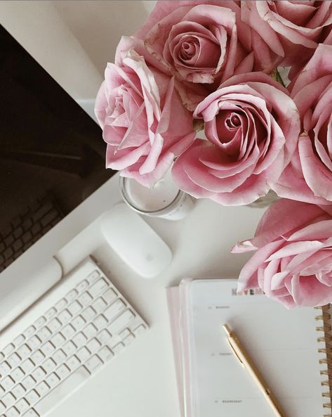 5 HEALTHY HABITS TO IMPLEMENT WHEN WORKING AT HOME — ASHLINA KAPOSTA 4 Hour Work Week, Home Wrecker, Happy Mommy, Working At Home, Home Decorating Ideas, Writing Blog Posts, Boho Home Decor, Return To Work, Time Management Tips