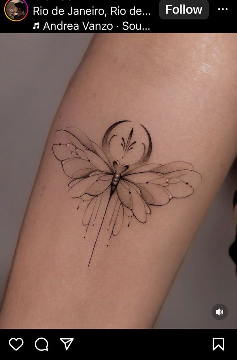 Feminine Dragonfly Tattoo For Women, Creative Name Tattoos, Miniature Tattoos, Tato Minimal, Membentuk Alis, Výtvarné Reference, Tato Lengan, Hand Tattoos For Women, Small Hand Tattoos