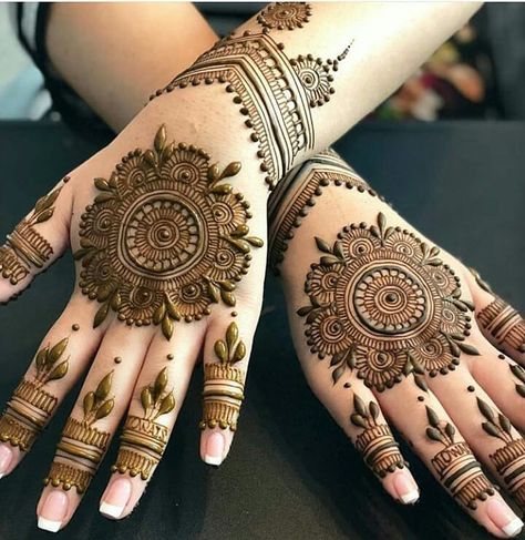 Round Mehndi Design, Tato Henna, मेहंदी डिजाइन, Modern Henna Designs, Mehndi Designs For Kids, Modern Mehndi Designs, Full Mehndi Designs, Stylish Mehndi, Stylish Mehndi Designs