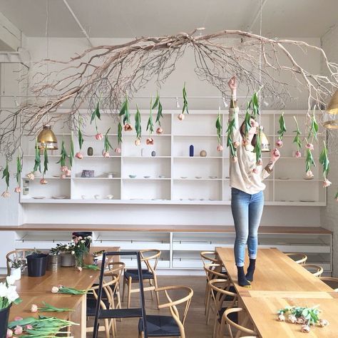 Tulip canopy Tulip Installation, Things To Hang From Ceiling, Classroom Ceiling, Takken Decor, Spring Window Display, London Plane, Rama Seca, Decoration Vitrine, Spring Window