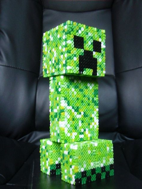 This is made out of poler beads Perler Minecraft, Perler Bead Minecraft, Minecraft Perler Beads, Minecraft Beads, Perler Beads Ideas, Perler Creations, Pokemon Perler Beads, Melty Bead Patterns, Hama Beads Minecraft