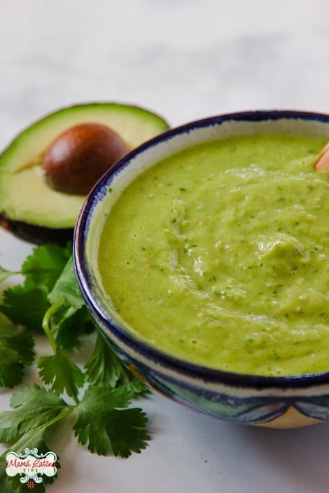 Zucchini Medley, Avocado Coleslaw, Tomatillo Avocado Salsa, Mexican Avocado, Backyard Gathering, Avocado Salsa Recipe, Salsa Verde Recipe, Roasted Tomatillo, Authentic Mexican Recipes