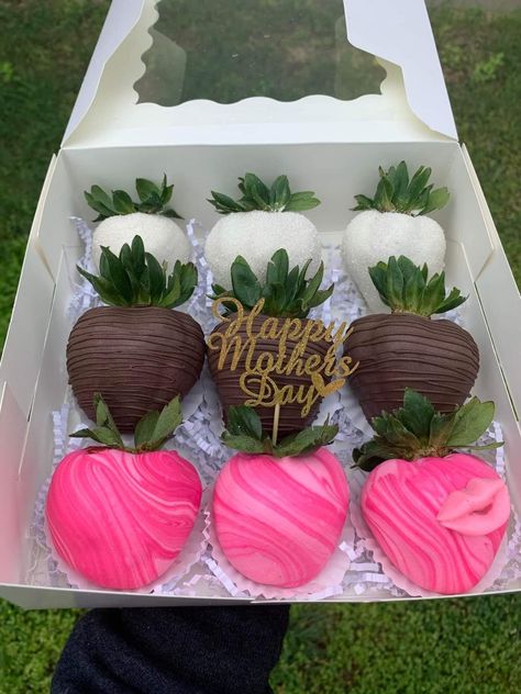 Mother’s Day Strawberries, Choc Strawberries, Strawberries Bouquet, Treat Making, Strawberry Cake Pops, Strawberry Ideas, Treat Business, Businesses Ideas, Chocolate Covered Desserts