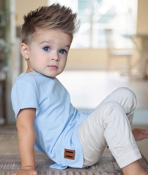 Toddler Boy Haircuts - Ideas and Tips For Adorable Styles - Just Simply Mom Balzam Na Pery, Toddler Hairstyles Boy, Baby Haircut, Toddler Haircuts, Toddler Boy Haircuts, Baby Boy Haircuts, Baby Boy Hairstyles, First Haircut