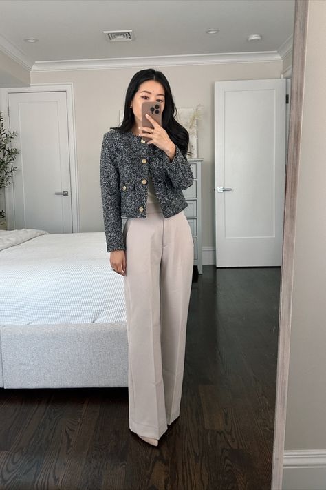 Shop details in the LTK App Tweed Business Outfit, Smart Casual Outfit Women, Defense Outfit, Corporate Girl, Smart Outfits, Office Fits, School Interview, Smart Outfit, Smart Casual Outfit