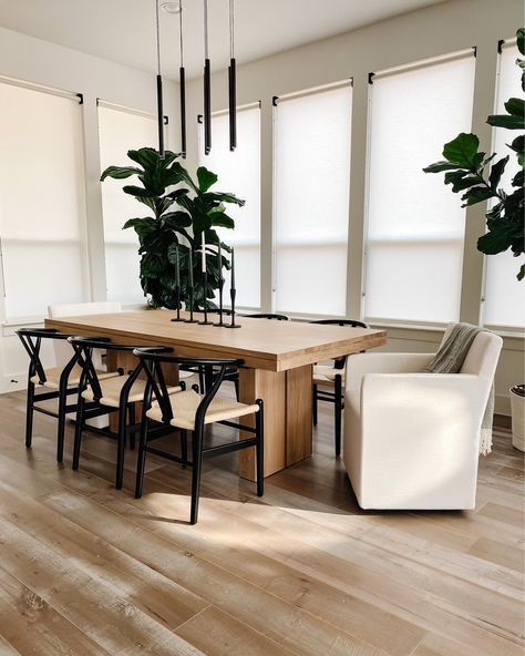 Dining room with wishbone chairs, slip covered chairs on casters, extendable dining table and a modern chandelier @liketoknow.it #liketkit http://liketk.it/34bu4#LTKhome #LTKstyletip Wishbone Chair Dining Room, Wishbone Chair Dining, Fall Dining Room, Autumn Dining, Dining Room Table Decor, Modern Dining Room Tables, Extension Dining Table, Oak Dining Table, Modern Dining Room