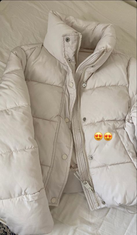 Winter Jackets 2024, Cute Winter Jackets, Cute Puffer Jacket, White Puffer Coat, Cute Winter Coats, White Puffer Jacket, Wool Jackets Women, White Puffer, Winter Puffer Jackets