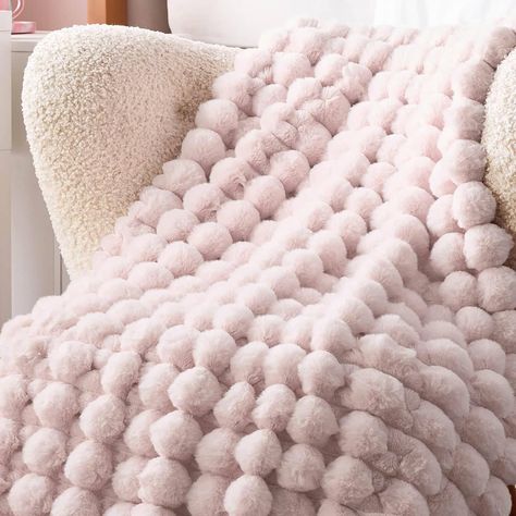 Throw Blankets And Pillows, White Throw Blanket On Bed, Fluffy Pink Blanket, Pink Fluffy Blanket Aesthetic, Coquette Throw Blanket, Cute Pink Throw Pillows, Pink Throw Blanket On Bed, College Stuff To Buy, Cute Preppy Room Decor