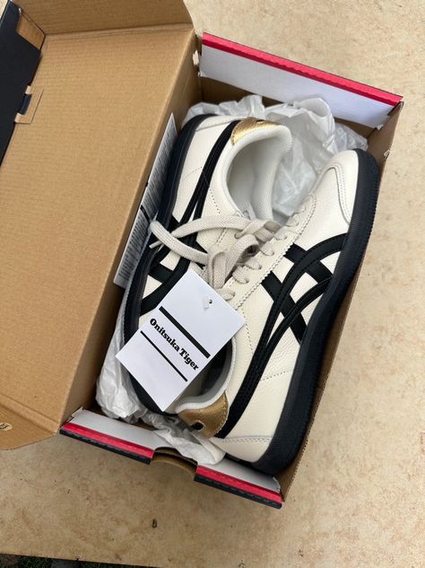 Onitsuka Tokuten Outfit, Facebook No Profile Picture, Tokuten Onitsuka, Onitsuka Tiger Black And White, Classic Black Asics Sneakers, Luxury Black Sneakers With Embossed Logo, Black And Gold Outfit, Gold Outfit, White And Black