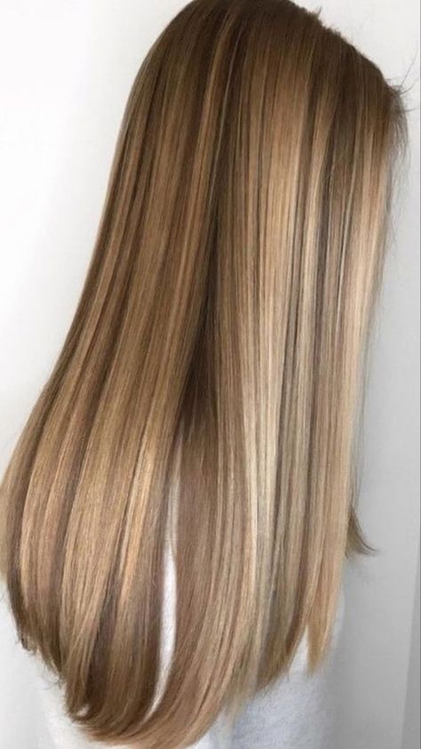 Brown Into Blonde Hair Balayage, Type Of Highlights For Hair, Ash Blonde Highlights Straight Hair, Golden Blonde Balayage Dark Roots, Gold Blonde Highlights On Brown Hair, Dark Golden Blonde Highlights, 7.1 Hair Color, Hair Highlights Medium Length, Layers With Straight Hair