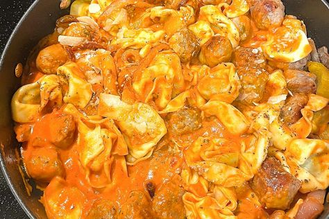 Warm-You-Up Tortellini Pasta Recipe With Italian Sausage & Vodka Sauce #30secondmom Recipe With Italian Sausage, Creamy Vodka Sauce, Vodka Sauce Pasta, Vodka Pasta, Italian Sausage Recipes, Baking Measurements, Tortellini Pasta, Hot Sausage, Sausage Recipe