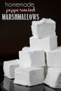 Homemade Peppermint Marshmallows are easy and fun to make, are an outstanding addition to hot chocolate, and you can gift them as a holiday treat. {Self Proclaimed Foodie} Peppermint Recipes, Microwave Fudge, Peppermint Marshmallows, Recipes With Marshmallows, Homemade Marshmallows, Holiday Cooking, How Sweet Eats, Sweets Desserts, Holiday Treats