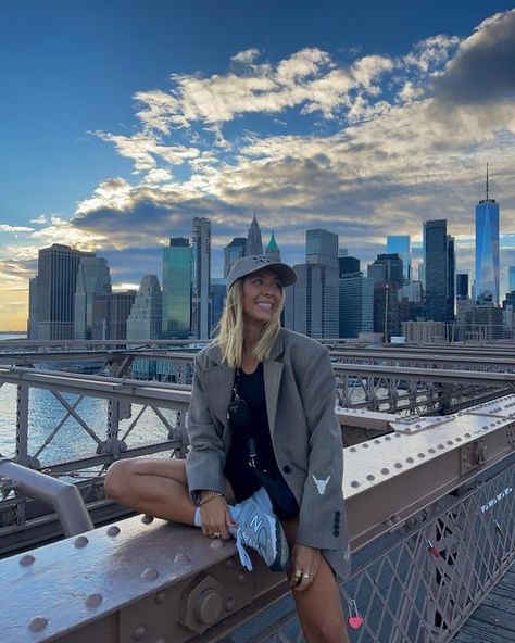 Brooklyn Photo Ideas, Brooklyn Bridge Poses, Brooklyn Bridge Outfit, Brooklyn Bridge Picture Ideas, New York Photo Ideas, New York Photoshoot, Nyc Photo Ideas, New York Instagram, Nyc Ootd