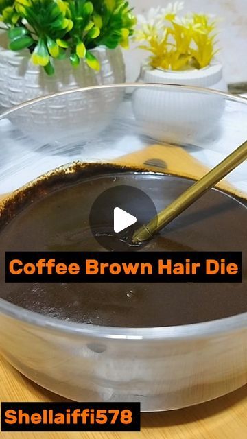 Natural Hair Dye For Brown Hair, Coffee Dyed Hair, Homemade Hair Dye Brown, How To Colour Your Hair At Home, Hair Dye At Home Tips, Diy Brown Hair Dye At Home, Color Hair With Coffee, Home Hair Coloring Tips, How To Make Hair Dye At Home