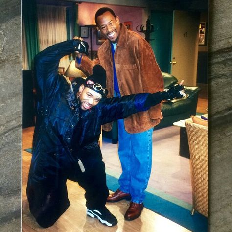 Method Man & Martin Lawrence on the set of Martin Martin Lawrence 90s Outfits, 90s Pictures, 90s Black Men, Martin Show, Looks Hip Hop, Men 90s, Martin Lawrence, Hip Hop Classics, Method Man