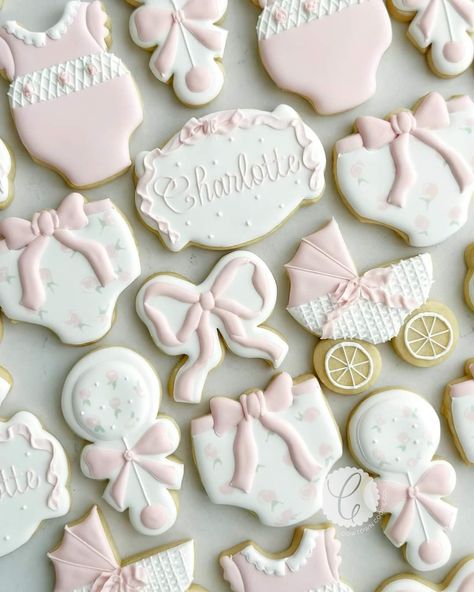 Baby Shower Cookies Neutral, Fancy Baby Shower, Pink Baby Shower Cake, Meant To Bee, Bee Cookies, Classy Baby Shower, Bow Baby Shower, Elegant Baby Shower