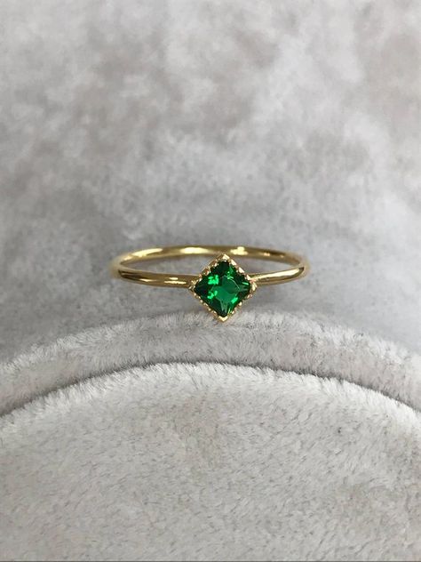 May Birthstone Ring, Gold Stone Rings For Women, Gold Rings Emerald, Green Promise Rings For Her, Gold Ring Emerald Stone, Promise Rings Emerald, Green Stone Ring For Women, Gold Ring Green Stone, Emerald Ring Simple