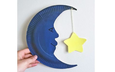 Astronomy Crafts For Kids, Sky Crafts For Kids, Diy Moon Crafts, Moon Crafts Preschool, Moon Crafts For Kids, Star Crafts For Kids, Night Sky Craft, Diy Paper Crafts Ideas, Paper Crafts Ideas