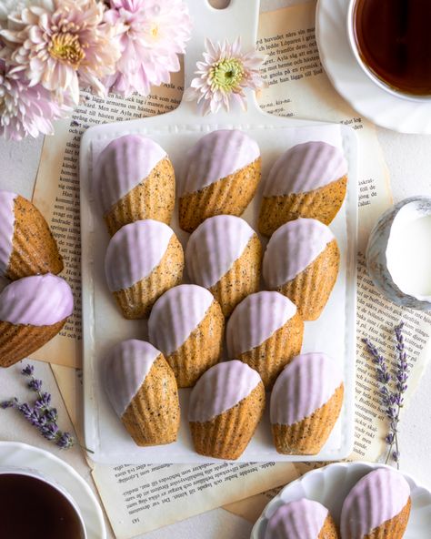 Madeleine Dessert Ideas, Earl Grey Madeleines, Best Madeleines Recipe, Madeline Recipes, Madeline Recipe, Lavender Madeleines, Madeline Cookies Recipe, Madelines Recipe, Madeleines Recipe