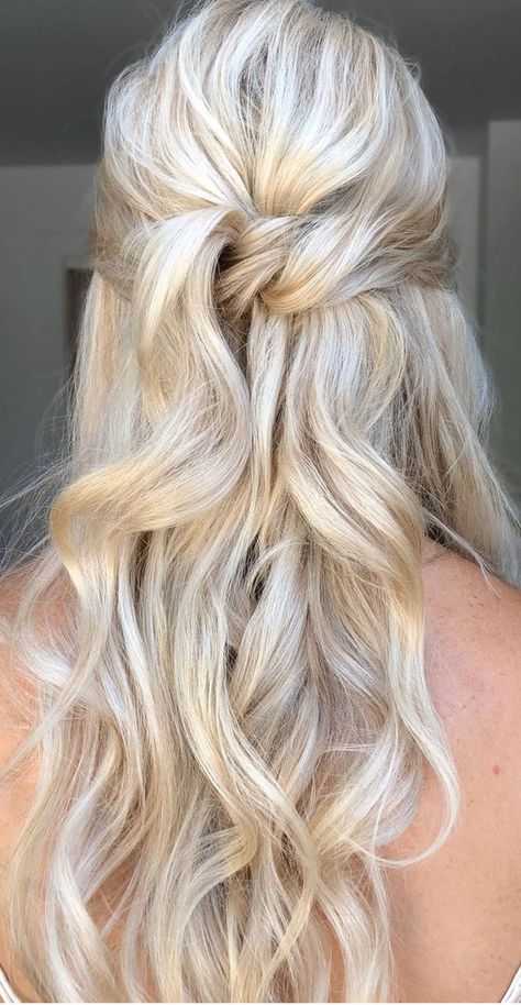 Bridesmaid Hair Blonde Half Up, Blonde Half Up Wedding Hair, Bridal Hair Half Up With Curtain Bangs, Halfup Bridal Hairstyles, Long Blonde Hair Bridesmaid, Half Up Half Down Wedding Hair From The Fromt, Half Up Half Down With Hair Vine, Simple Half Up Half Down Hairstyles Bridesmaid, Half Up Half Down Hairstyles With Straight Hair