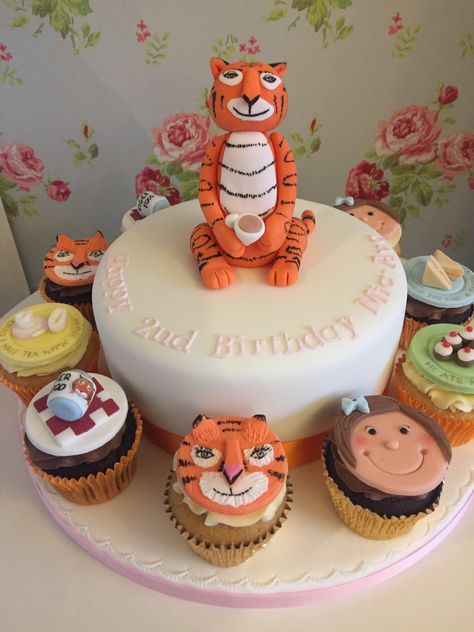 The tiger who came to tea cake and cupcakes The Tiger Who Came To Tea Cake, Tiger That Came To Tea Party, Tiger Who Came To Tea Cake, The Tiger Who Came To Tea Party, Tiger Who Came To Tea Party, Tiger Cakes, Tiger Tea, Kids Cupcakes, Thomas Cake