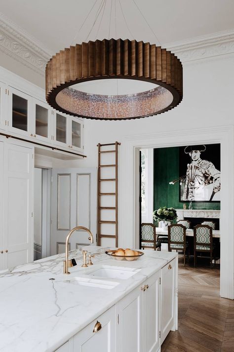 [i]A view into the dining room from the kitchen. [/i] Notting Hill House, Contemporary House Interior, Marble Kitchen Island, Interior Design House, Creative Interior, Creative Interior Design, London Home, House And Garden, Curved Walls